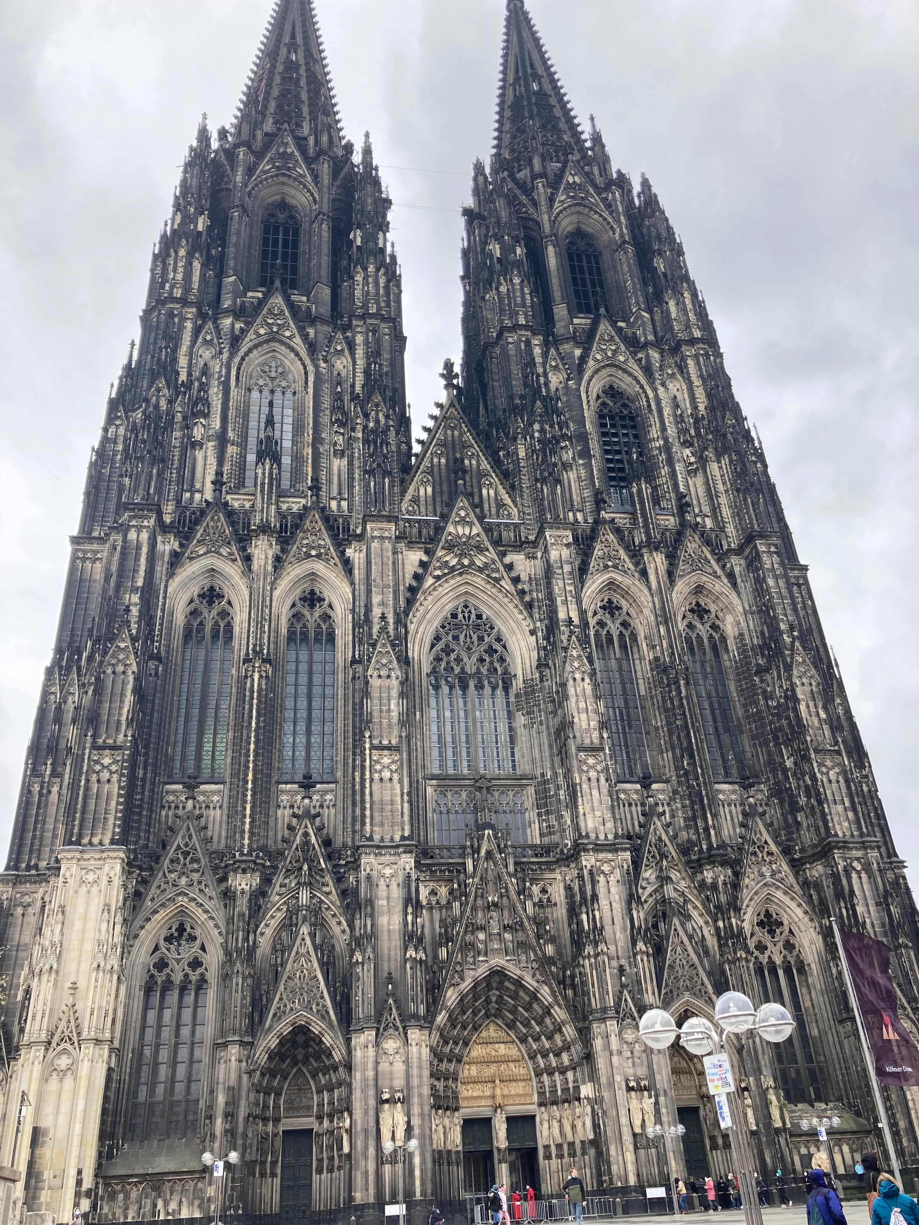 cologne cathedral frontLR.jpg